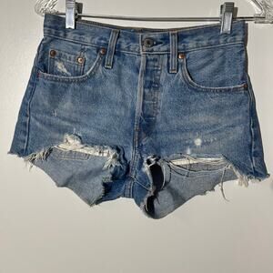 Levi’s Premium 501 Distressed Cut Off Denim Light Blue Shorts Women’s Size 28
